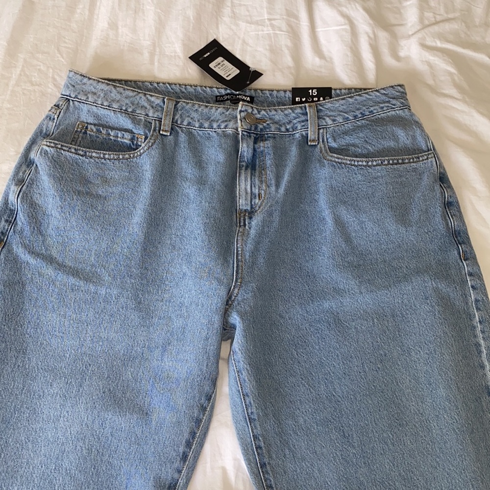Low Rise Jeans - Picture 2 of 3